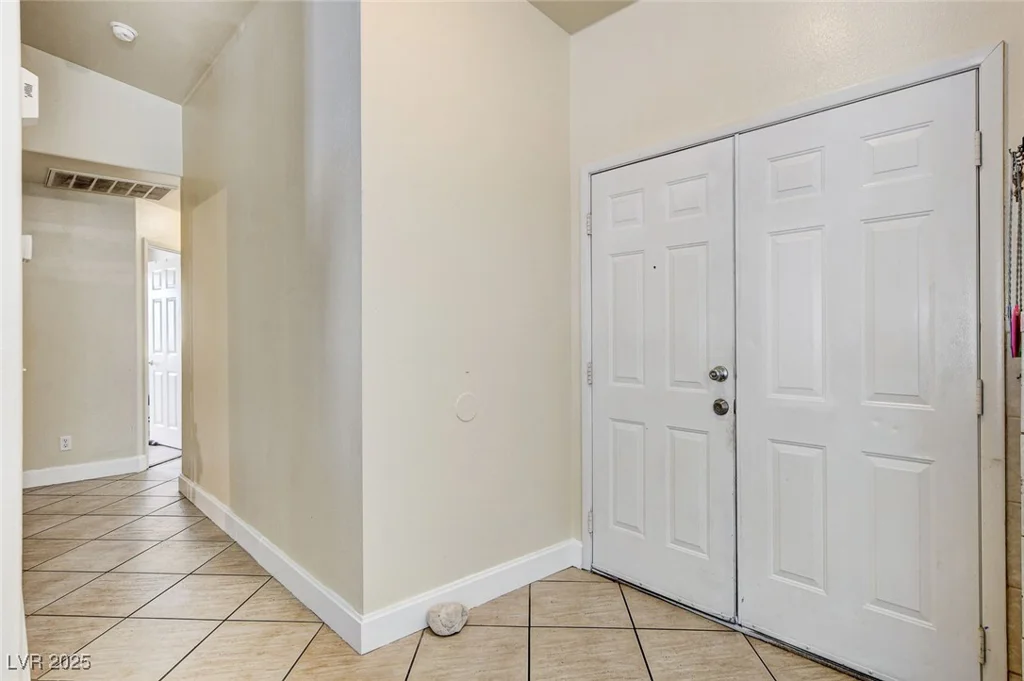 2402 Saguaro Point, Las Vegas, NV 89115