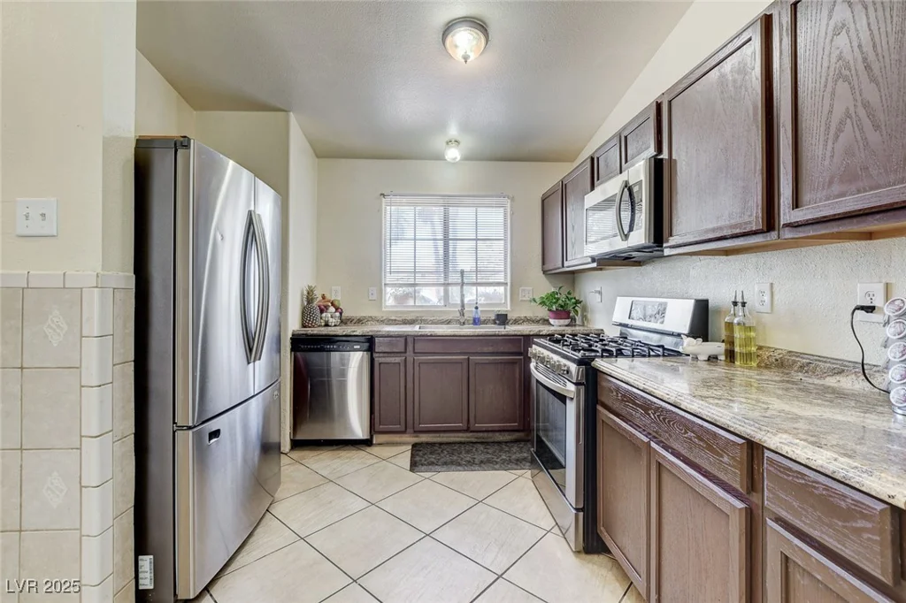 2402 Saguaro Point, Las Vegas, NV 89115
