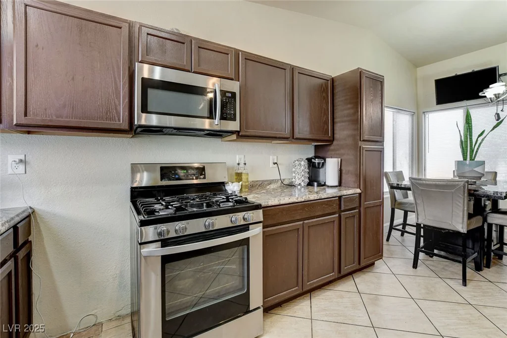 2402 Saguaro Point, Las Vegas, NV 89115
