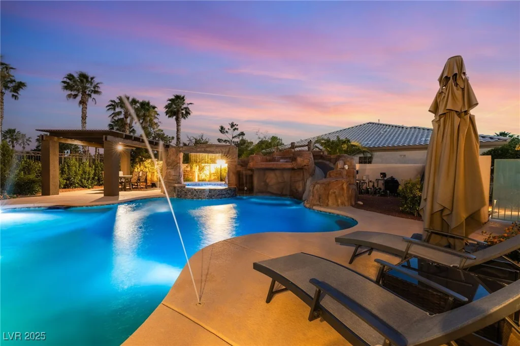 352 Angels Trace, Las Vegas, NV 89148