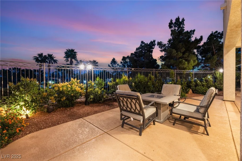 352 Angels Trace, Las Vegas, NV 89148