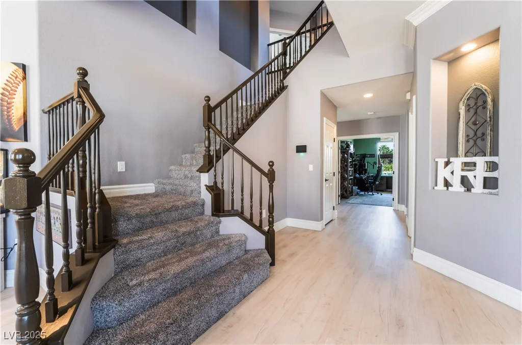 352 Angels Trace, Las Vegas, NV 89148
