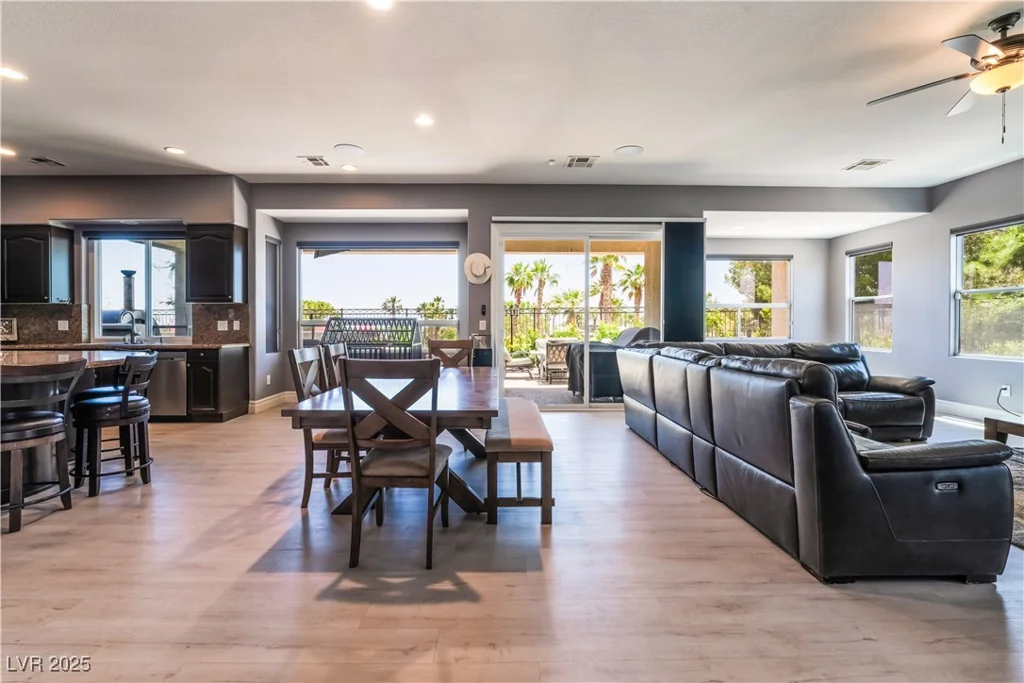 352 Angels Trace, Las Vegas, NV 89148