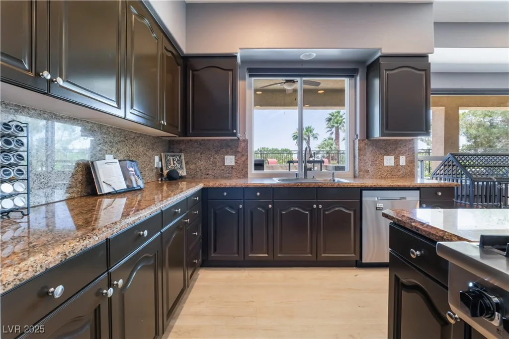 352 Angels Trace, Las Vegas, NV 89148