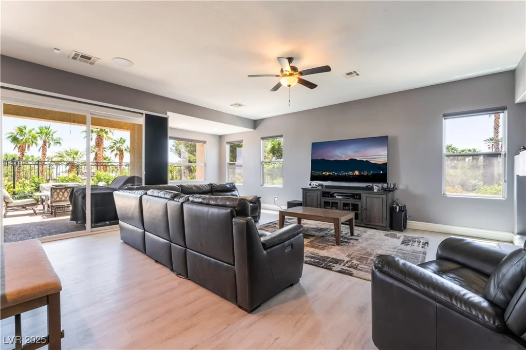 352 Angels Trace, Las Vegas, NV 89148