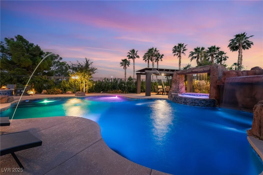 352 Angels Trace, Las Vegas, NV 89148