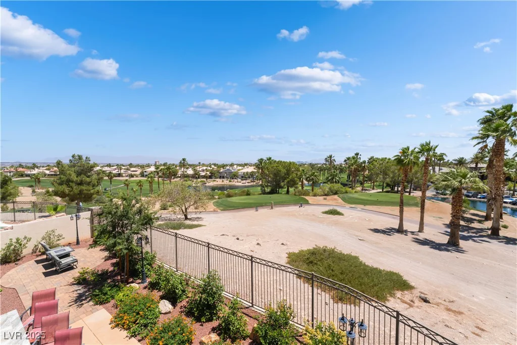 352 Angels Trace, Las Vegas, NV 89148