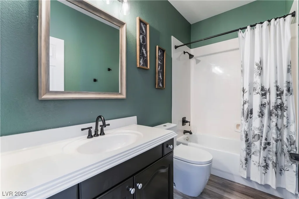 352 Angels Trace, Las Vegas, NV 89148