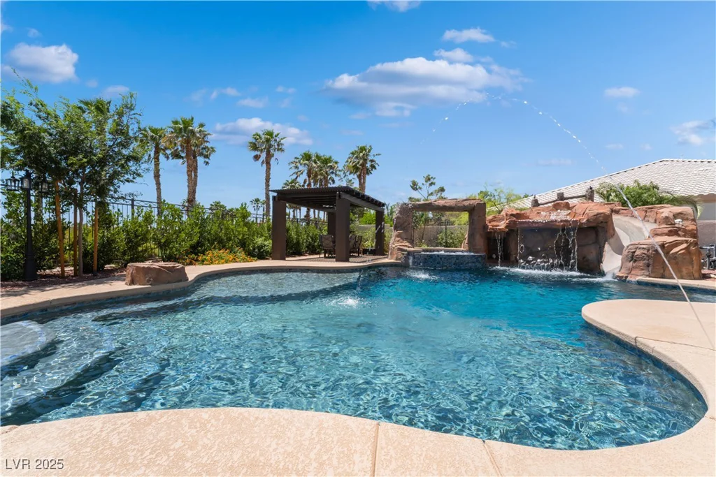 352 Angels Trace, Las Vegas, NV 89148