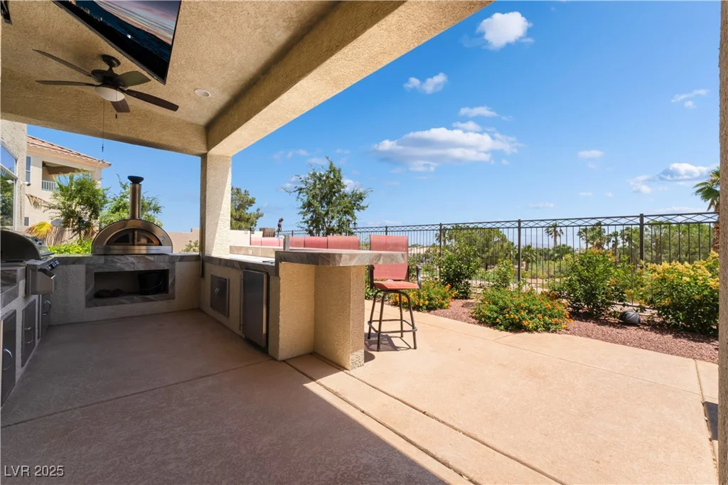 352 Angels Trace, Las Vegas, NV 89148