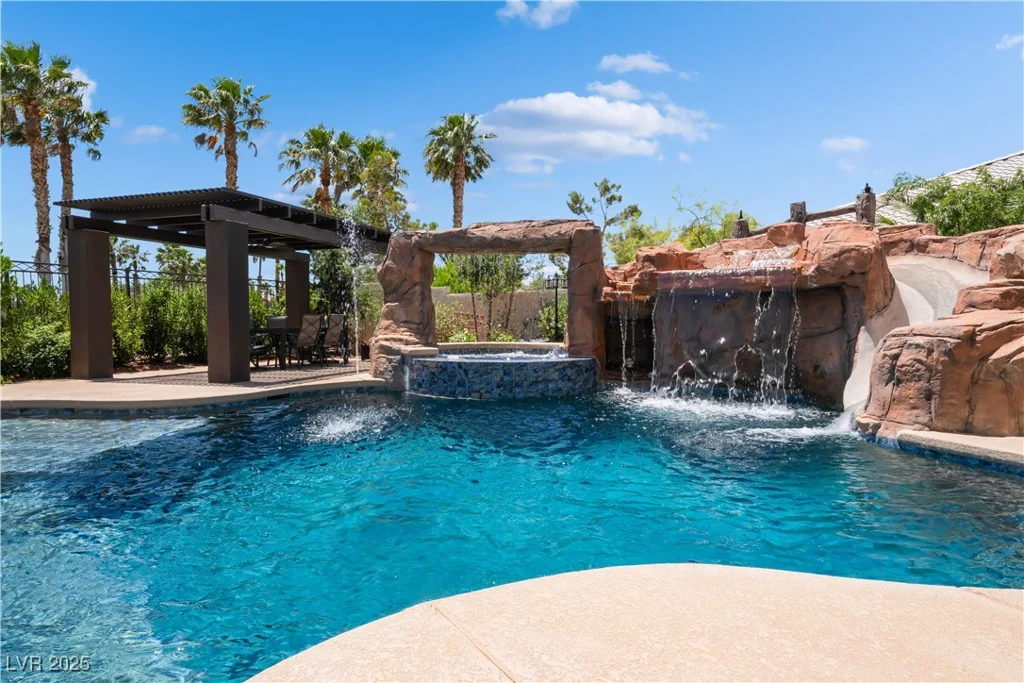 352 Angels Trace, Las Vegas, NV 89148