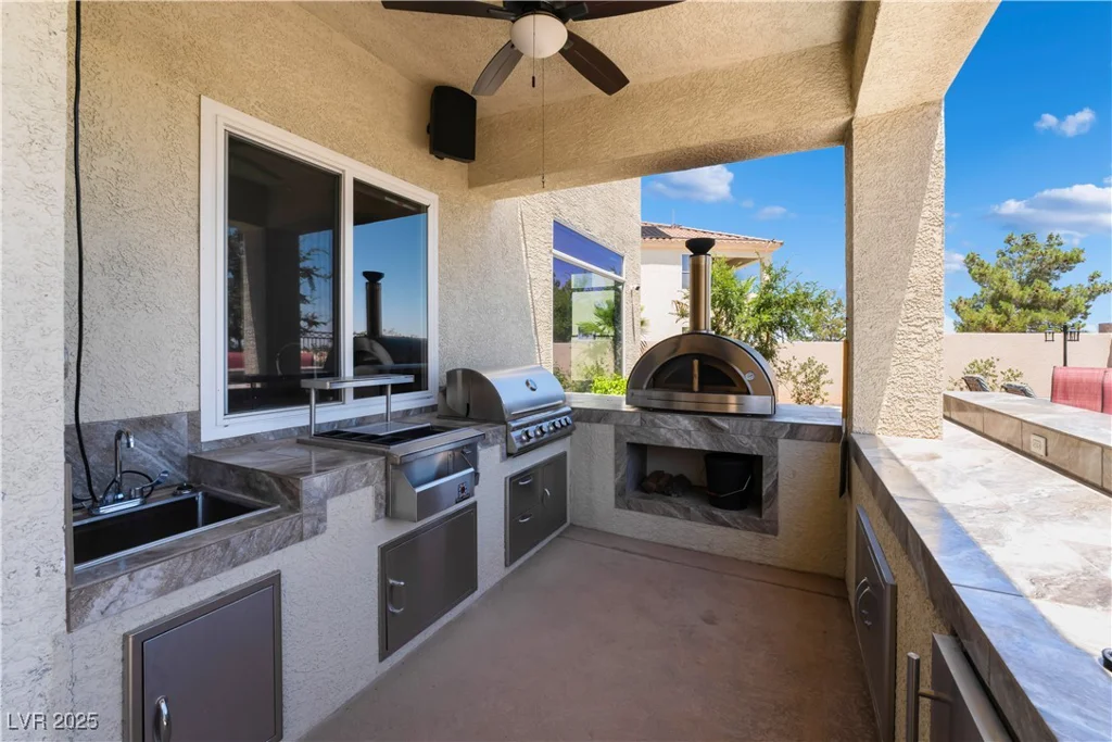 352 Angels Trace, Las Vegas, NV 89148