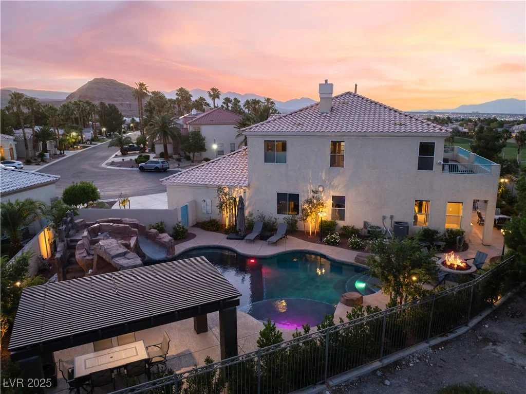352 Angels Trace, Las Vegas, NV 89148