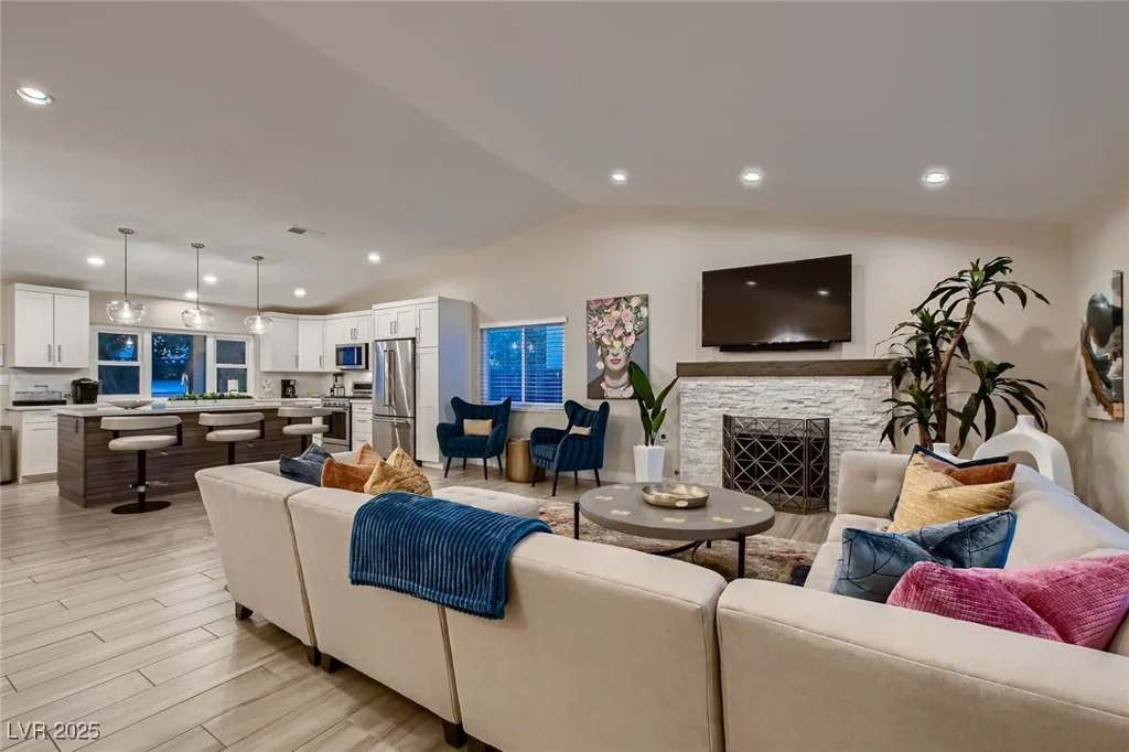 6316 Bluejay, Las Vegas, NV 89146