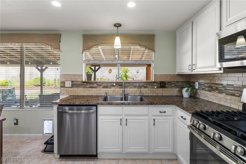 6746 Shelter, Las Vegas, NV 89103