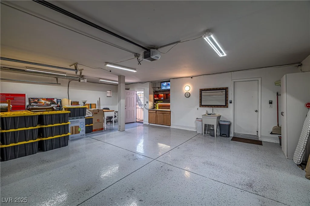 6746 Shelter, Las Vegas, NV 89103