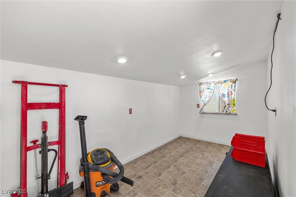 6746 Shelter, Las Vegas, NV 89103