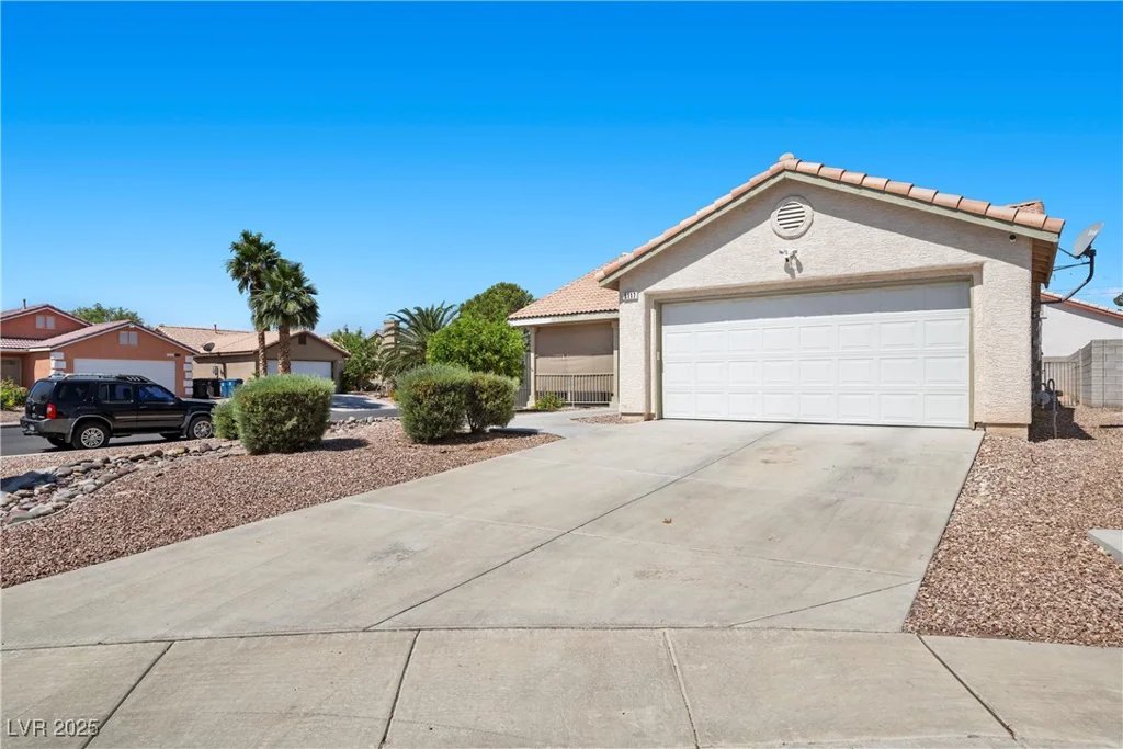 5117 Axbridge, North Las Vegas, NV 89031
