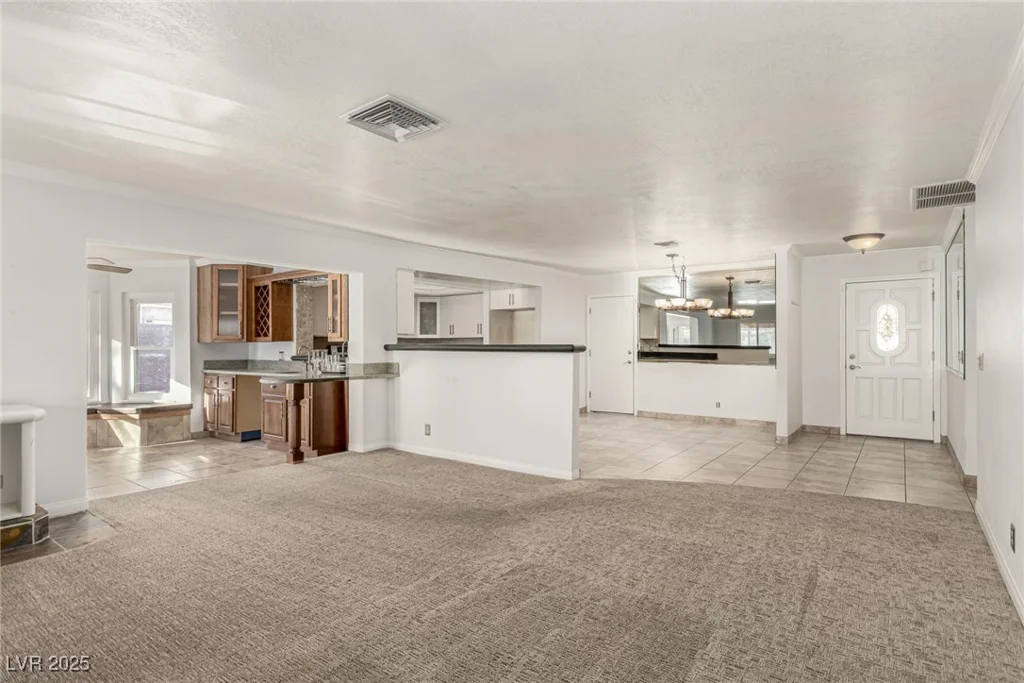 1393 Calmview, Las Vegas, NV 89110