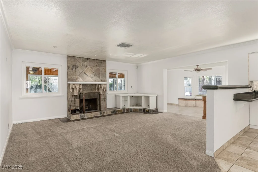 1393 Calmview, Las Vegas, NV 89110