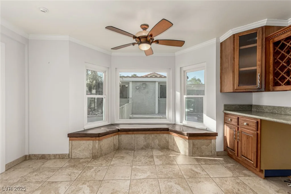1393 Calmview, Las Vegas, NV 89110