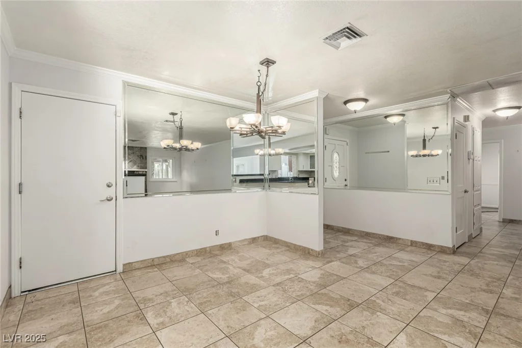 1393 Calmview, Las Vegas, NV 89110