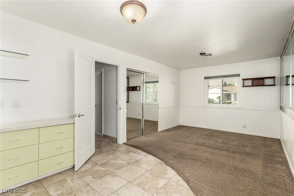1393 Calmview, Las Vegas, NV 89110