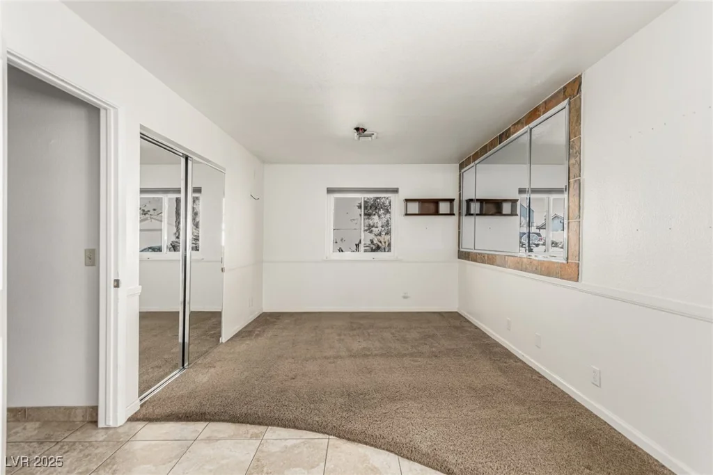 1393 Calmview, Las Vegas, NV 89110