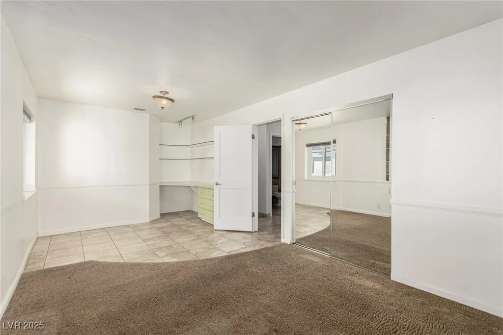 1393 Calmview, Las Vegas, NV 89110