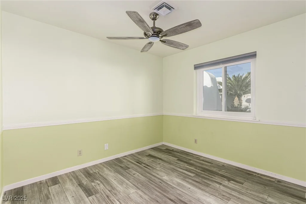 1393 Calmview, Las Vegas, NV 89110