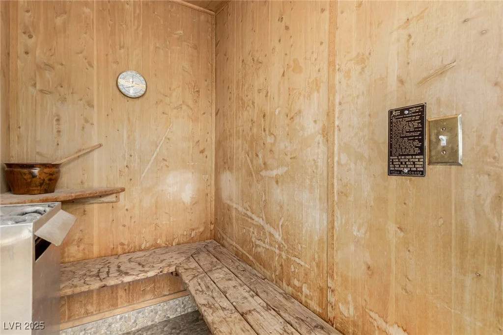 1393 Calmview, Las Vegas, NV 89110