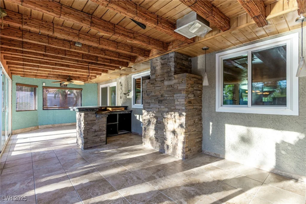 1393 Calmview, Las Vegas, NV 89110