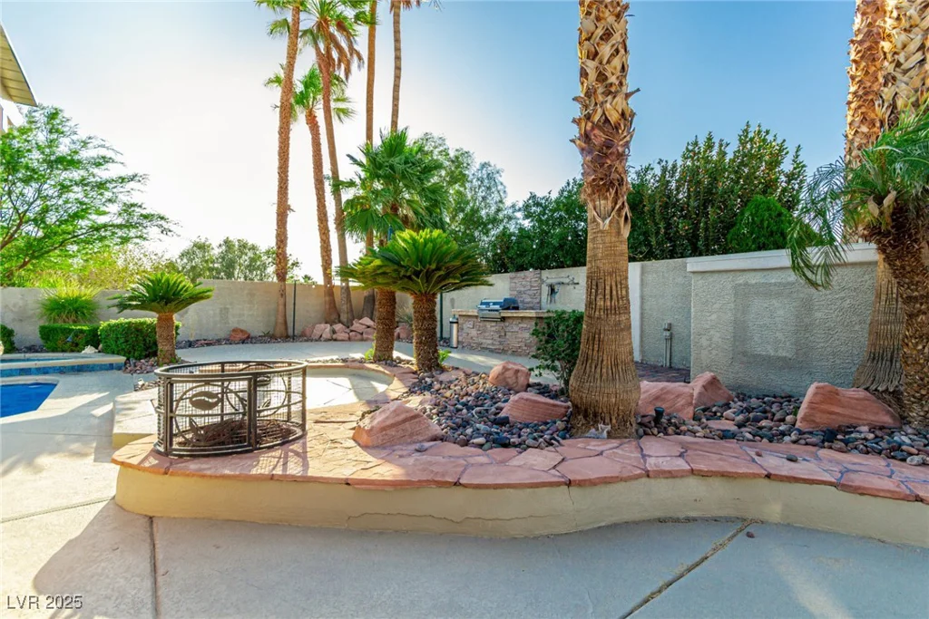 1393 Calmview, Las Vegas, NV 89110
