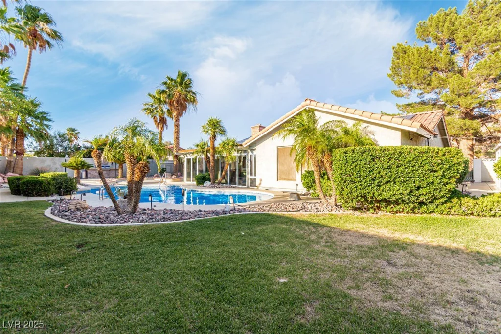 1393 Calmview, Las Vegas, NV 89110