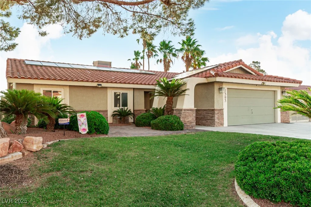 1393 Calmview, Las Vegas, NV 89110
