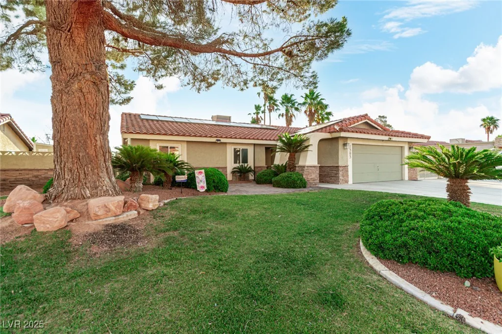 1393 Calmview, Las Vegas, NV 89110