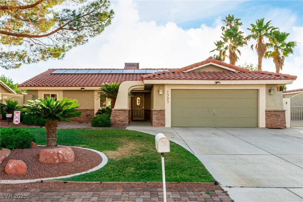 1393 Calmview, Las Vegas, NV 89110