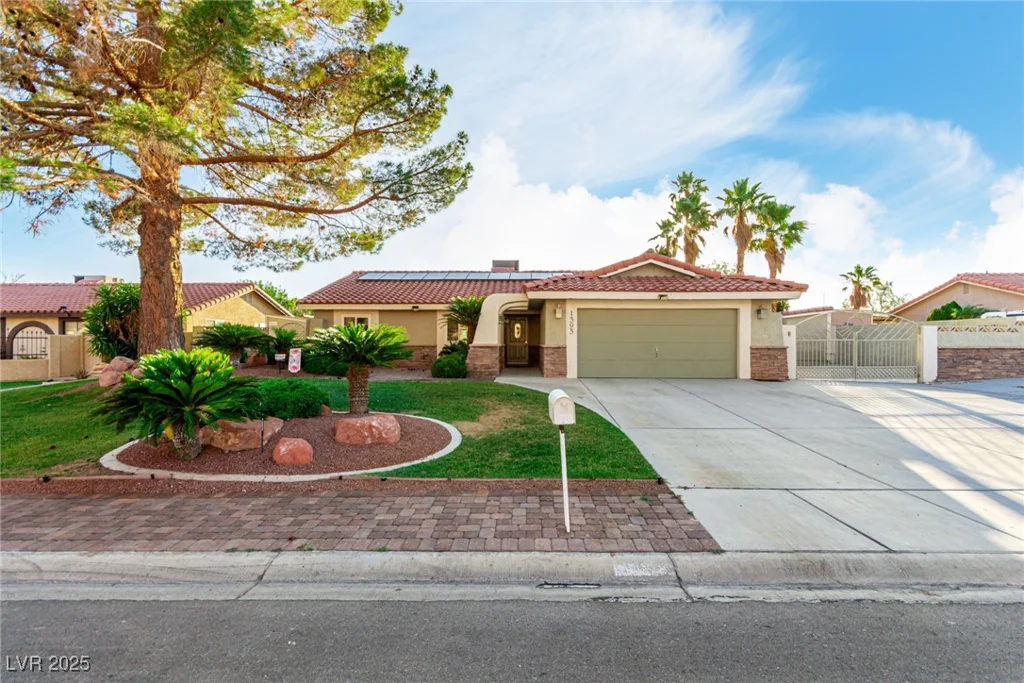 1393 Calmview, Las Vegas, NV 89110