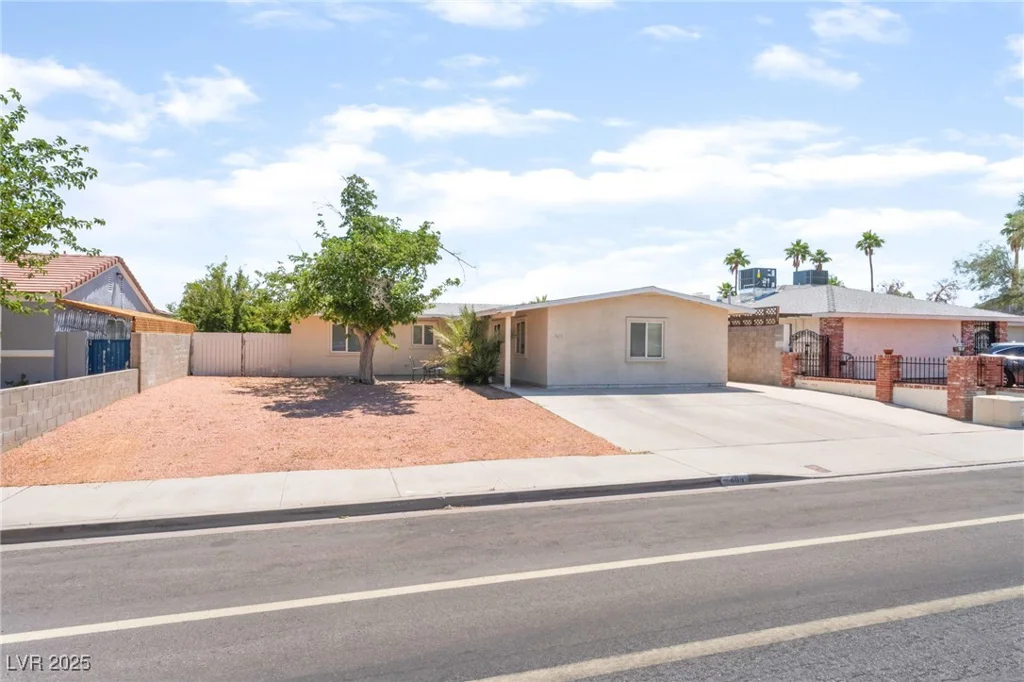 409 Antelope, Las Vegas, NV 89145