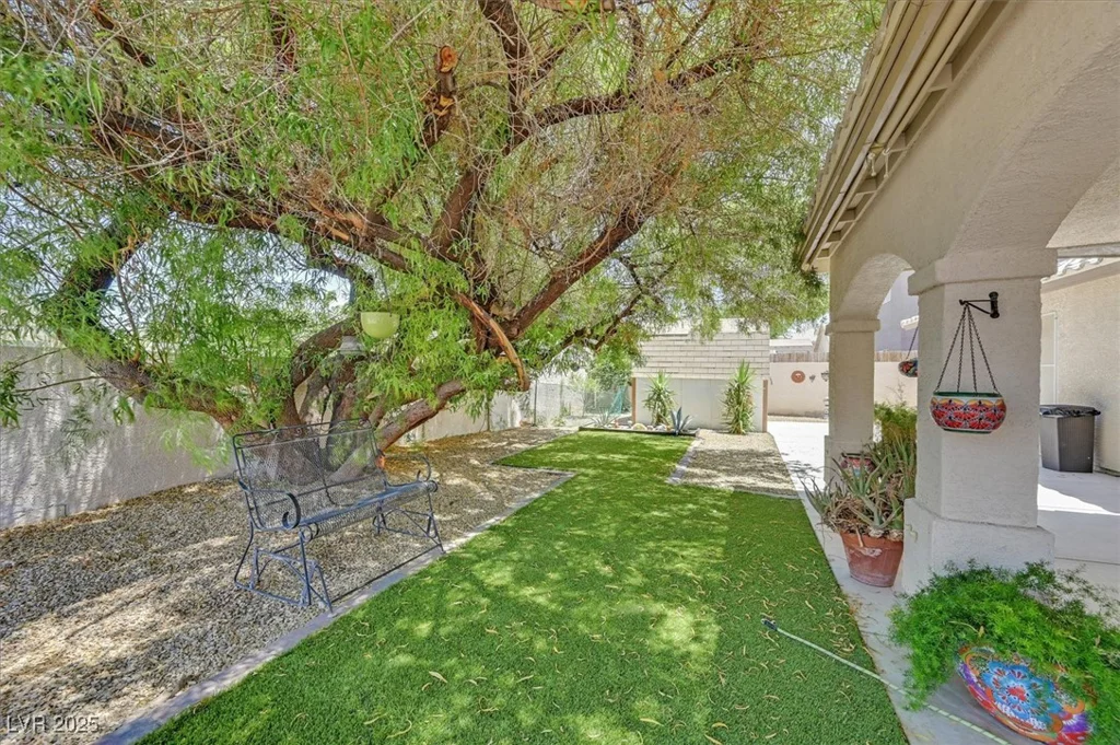 6920 Haven Hollow, Las Vegas, NV 89130