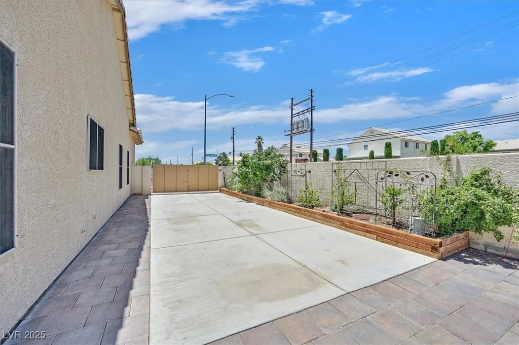 6920 Haven Hollow, Las Vegas, NV 89130