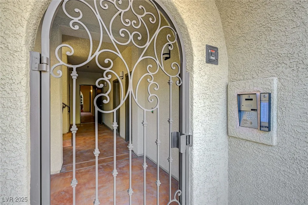 2555 Hampton, Henderson, NV 89052