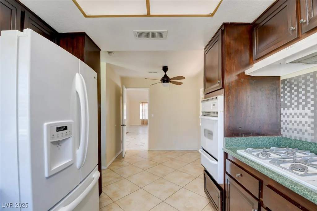 6822 Garden Grove, Las Vegas, NV 89103