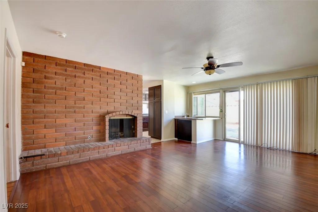 6822 Garden Grove, Las Vegas, NV 89103