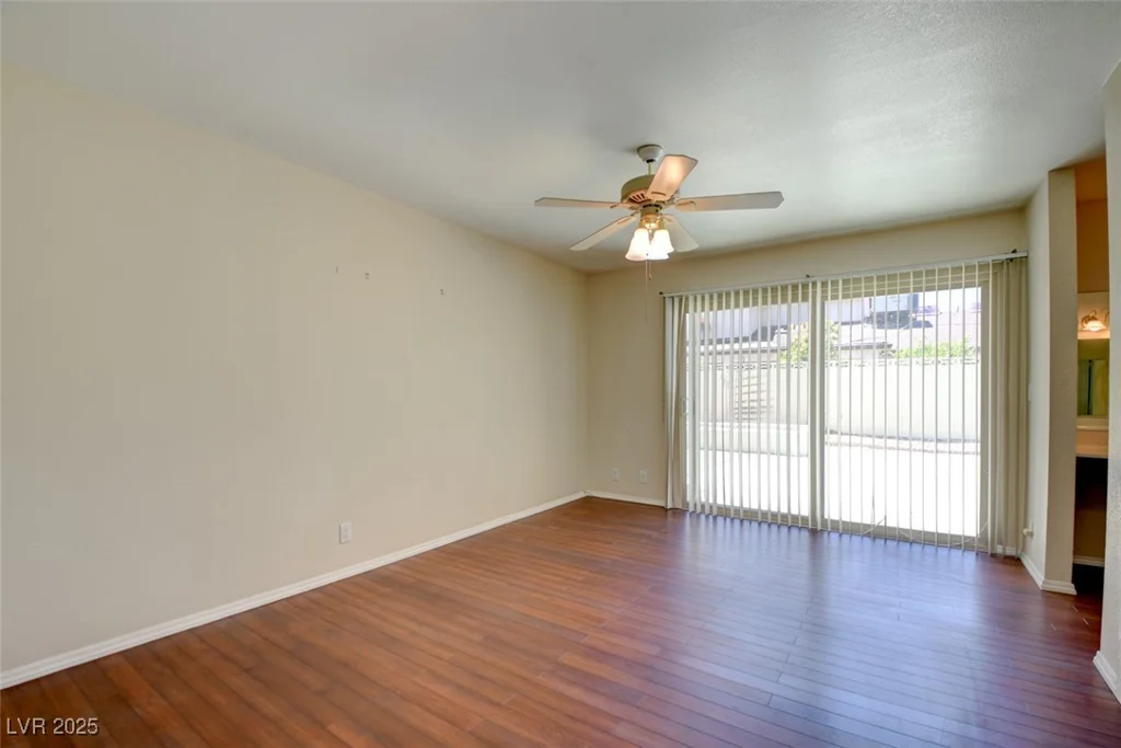 6822 Garden Grove, Las Vegas, NV 89103