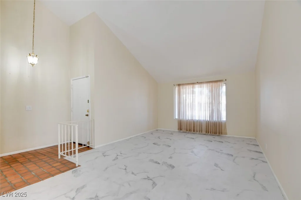 6822 Garden Grove, Las Vegas, NV 89103
