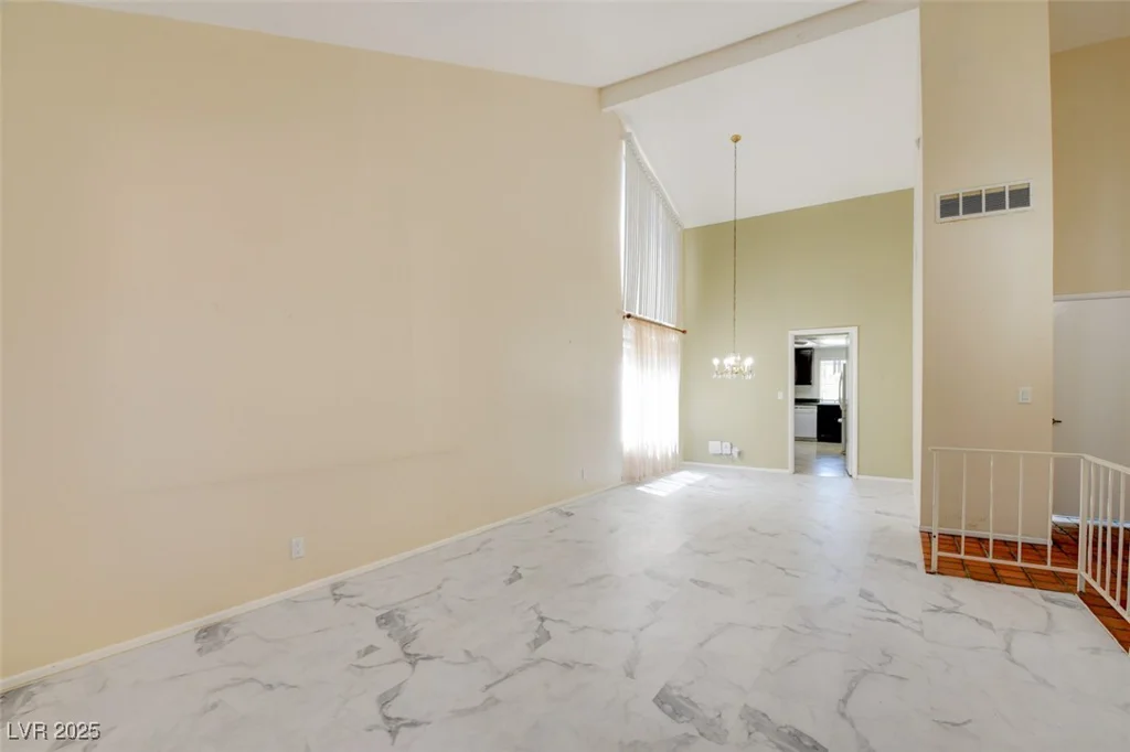 6822 Garden Grove, Las Vegas, NV 89103