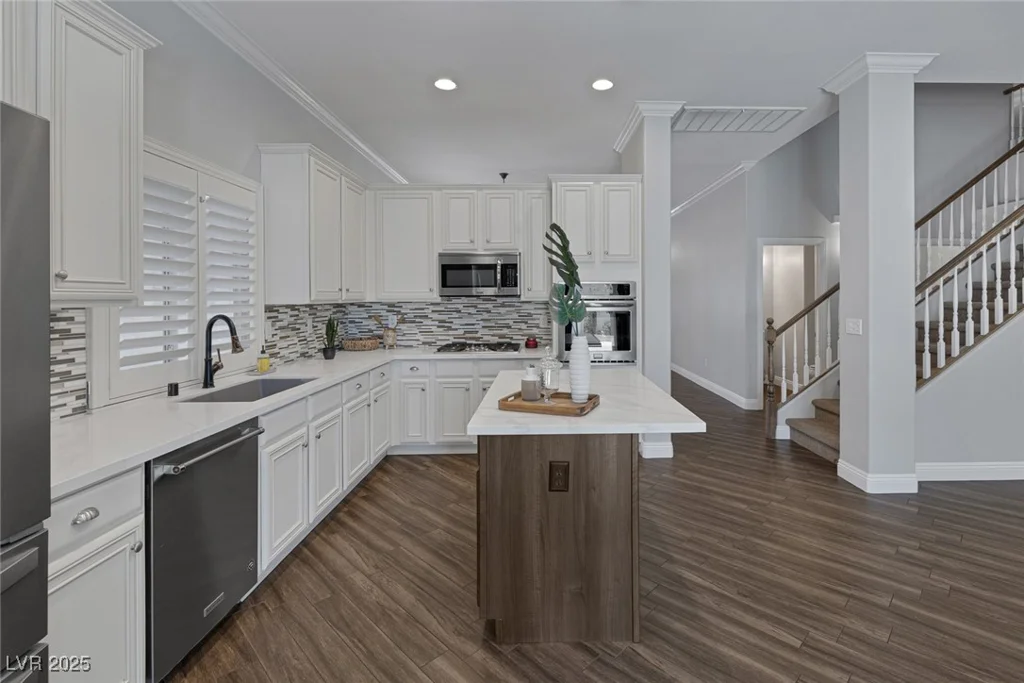 12 Golden View, Henderson, NV 89012