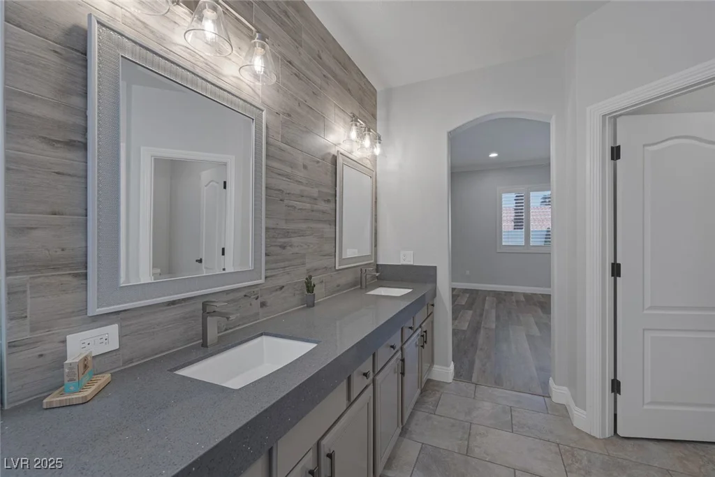 12 Golden View, Henderson, NV 89012