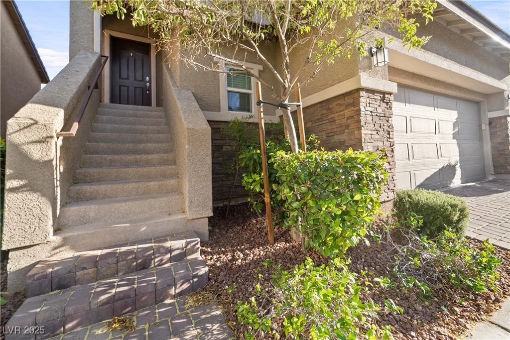 10733 Red Badge, Las Vegas, NV 89166